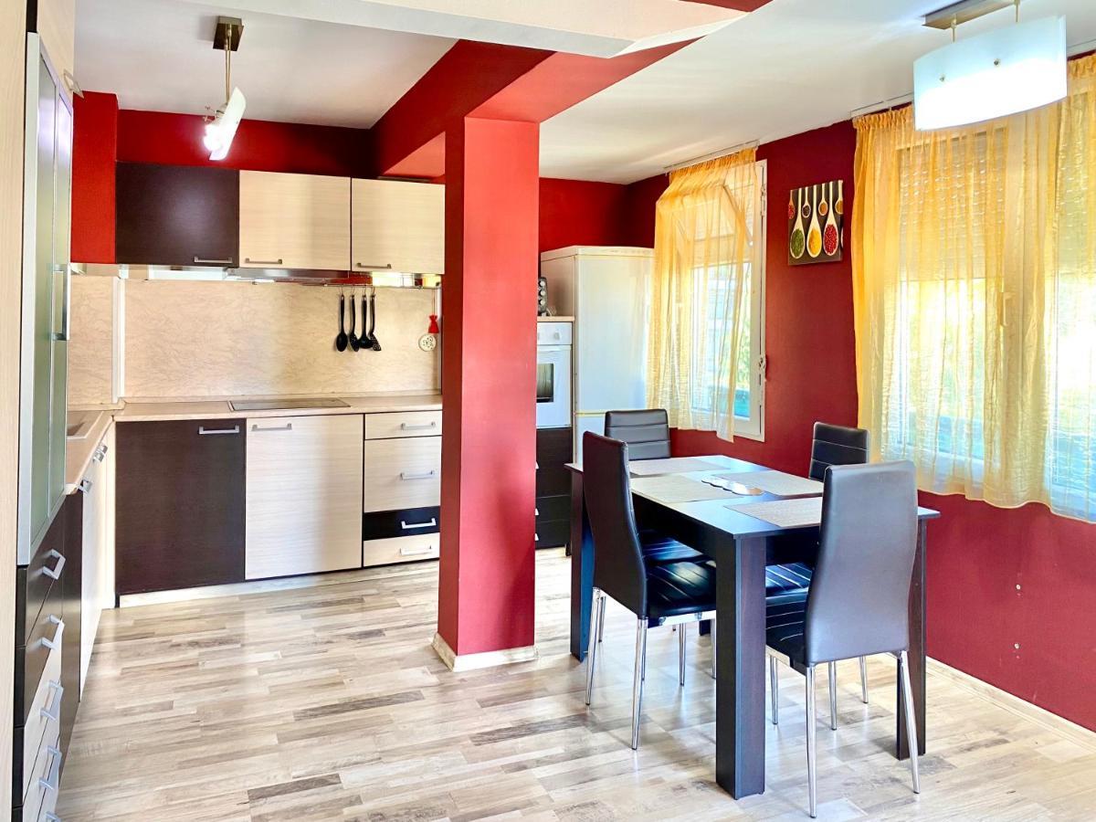 Colorful Apartment In Central Стара Загора Екстериор снимка